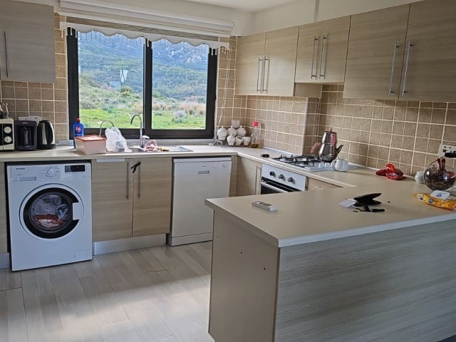 Maisonette-Haus mit 2 Schlafzimmern und 2 Bädern in Kyrenia – Region Arapkoy / 15 Minuten von Kyrenia entfernt