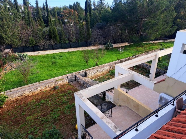 Duplex house with 2 bedrooms and 2 bathrooms in Kyrenia - Arapkoy region / 15 minutes from Kyrenia