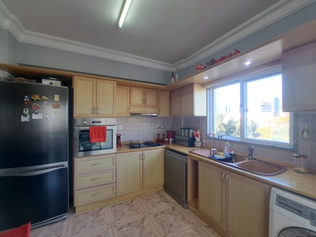 In the center of Kyrenia / Police station - Public market, walking distance to the center / 2 bedroom, well-maintained, spacious mezzanine flat with open front. Fully furnished, fo