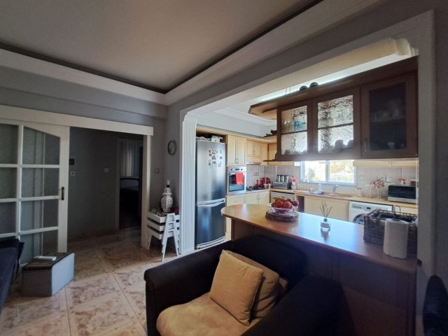 In the center of Kyrenia / Police station - Public market, walking distance to the center / 2 bedroom, well-maintained, spacious mezzanine flat with open front. Fully furnished, for urgent sale