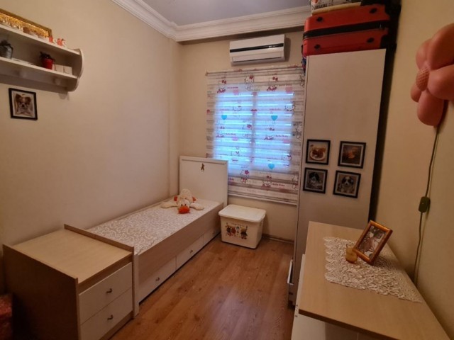 In the center of Kyrenia / Police station - Public market, walking distance to the center / 2 bedroom, well-maintained, spacious mezzanine flat with open front. Fully furnished, for urgent sale