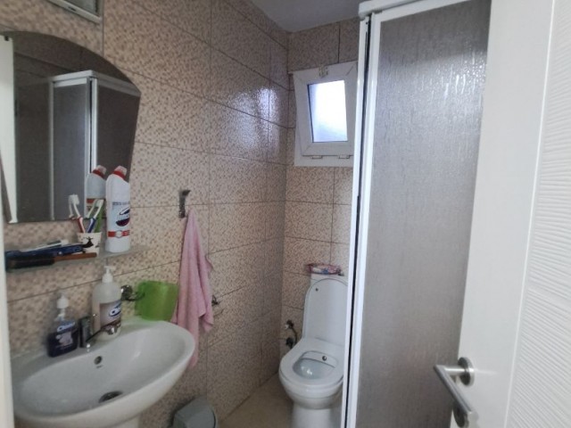 Girne Karaoğlanoğlu GAUe within walking distance SMART INVESTMENT 1+1 flat with white goods