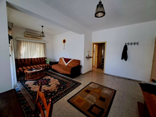 3+1 garden floor spacious flat in Nusmar market area in Kyrenia center