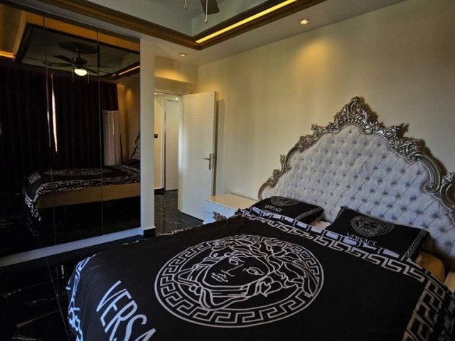 Versace ile tasarlanmış 1+1 penthouse!