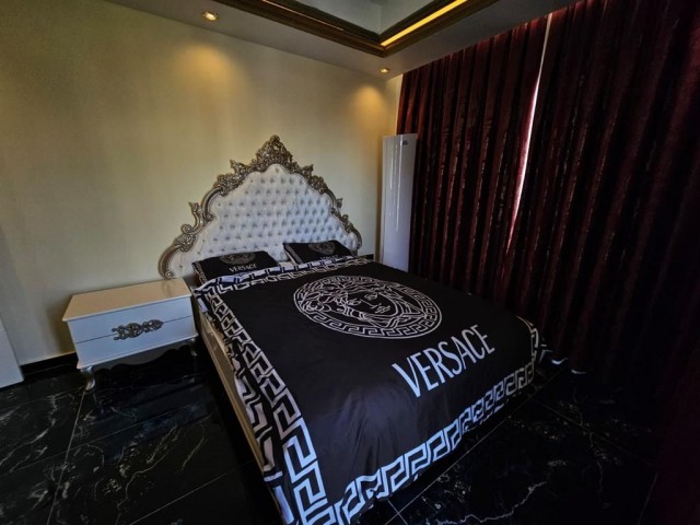 Versace ile tasarlanmış 1+1 penthouse!