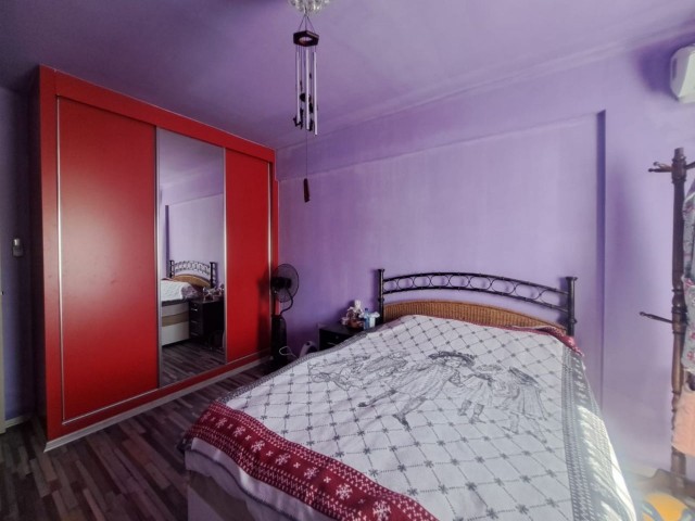 Geräumige, schöne Mezzanine-Wohnung mit 3 Schlafzimmern im Zentrum von Kyrenia/Sulu Circle
