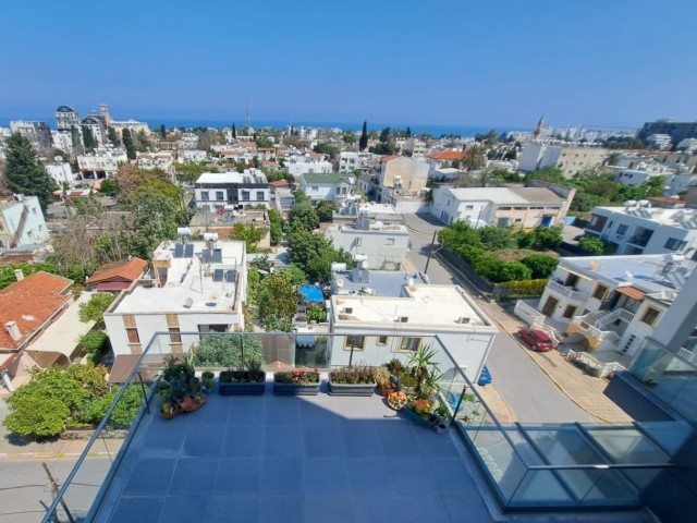 2-bedroom flat with panoramic view, heating system, furnished, Turkish title deed, terrace in the center of Kyrenia