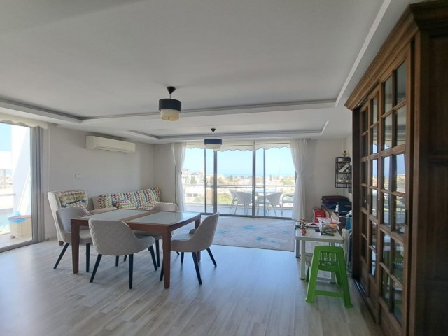 2-bedroom flat with panoramic view, heating system, furnished, Turkish title deed, terrace in the center of Kyrenia