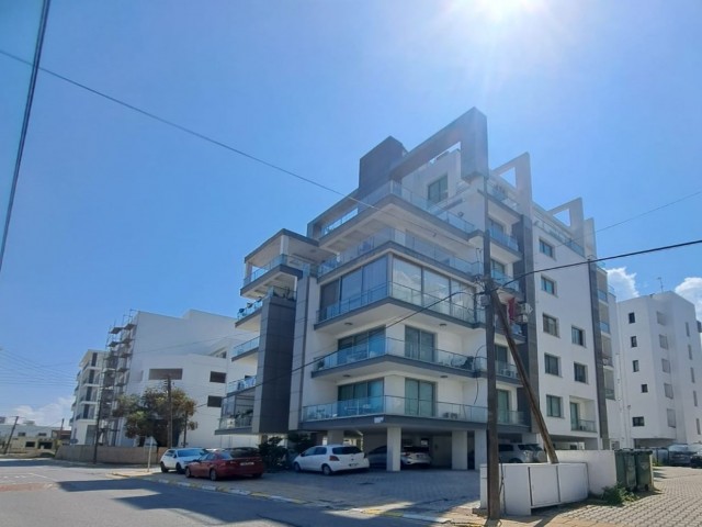 2-Zimmer-Wohnung mit Panoramablick, Heizung, möbliert, türkische Eigentumsurkunde, Terrasse im Zentrum von Kyrenia