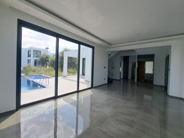 4-bedroom ready-to-move luxury villa with private pool in Kyrenia-Ozankoy, within walking distance to all needs