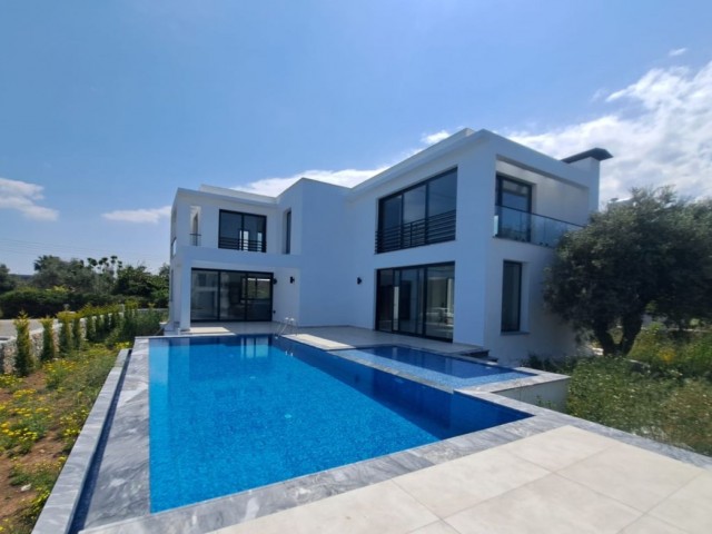 4-bedroom ready-to-move luxury villa with private pool in Kyrenia-Ozankoy, within walking distance to all needs