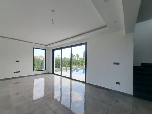 4-bedroom ready-to-move luxury villa with private pool in Kyrenia-Ozankoy, within walking distance to all needs