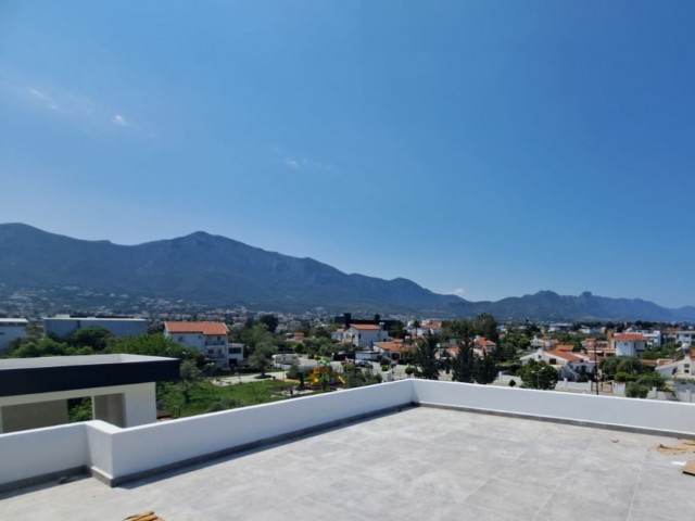 4+1 Moderne Villa mit Terrasse mit Aussicht und privatem Pool in der Gegend Girne-Ozanköy /Erdener Markt/, in der Fertigstellungsphase