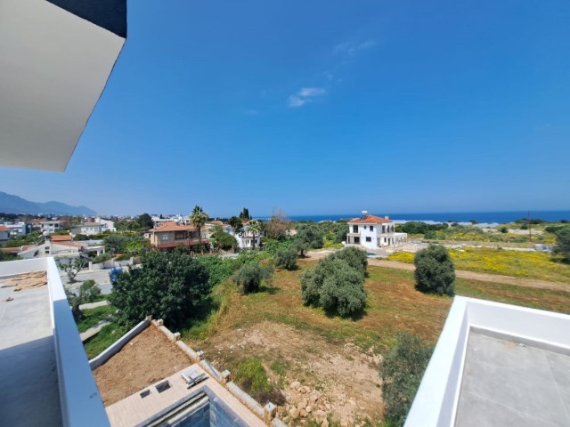 4+1 Moderne Villa mit Terrasse mit Aussicht und privatem Pool in der Gegend Girne-Ozanköy /Erdener Markt/, in der Fertigstellungsphase