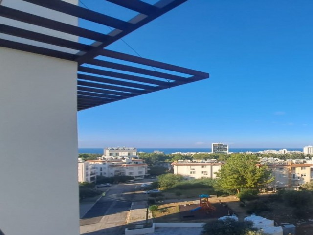 NEUE NEUE 3+1 unmöblierte Wohnung im Kyrenia Center.