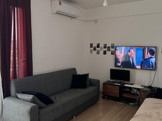 Unsere komplett möblierte 2+1 Wohnung in zentraler Lage in Famagusta / Çanakkale !!!! DRINGENDER VERKAUF!!!!