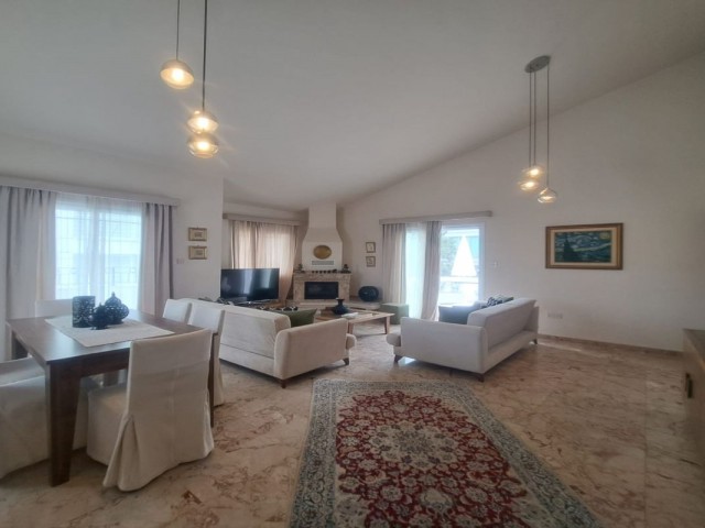 Single house on the 3rd floor in Kyrenia center / Nusmar market area / 3 + 1 Penthouse with private terrace on 4 sides, fully furnished with high quality for sale