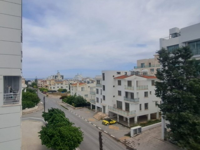 Einzelhaus im 3. Stock im Zentrum von Kyrenia / Marktgebiet Nusmar / 3 + 1 Penthouse mit privater Terrasse auf 4 Seiten, komplett möbliert und hochwertig zu verkaufen