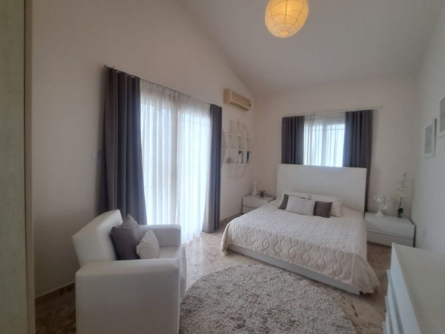 Single house on the 3rd floor in Kyrenia center / Nusmar market area / 3 + 1 Penthouse with private terrace on 4 sides, fully furnished with high quality for sale