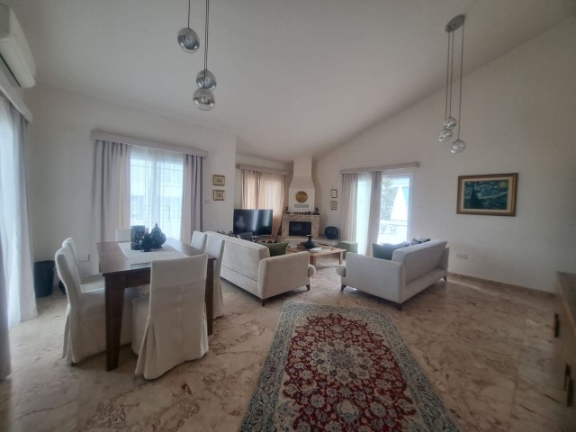 Single house on the 3rd floor in Kyrenia center / Nusmar market area / 3 + 1 Penthouse with private terrace on 4 sides, fully furnished with high quality for sale