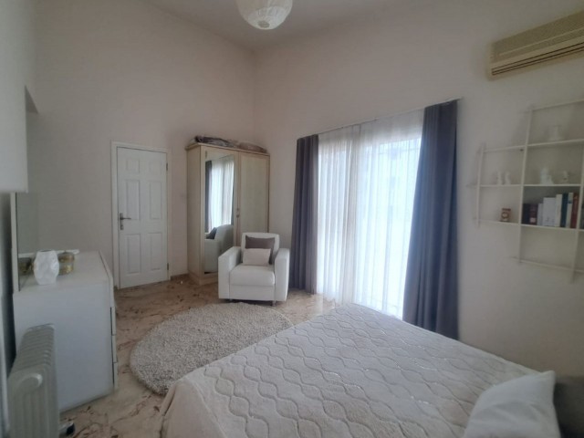 Single house on the 3rd floor in Kyrenia center / Nusmar market area / 3 + 1 Penthouse with private terrace on 4 sides, fully furnished with high quality for sale