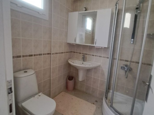 Spacious 3+1 flat with private terrace in a well-kept site with pool in Kyrenia-Alsancak.