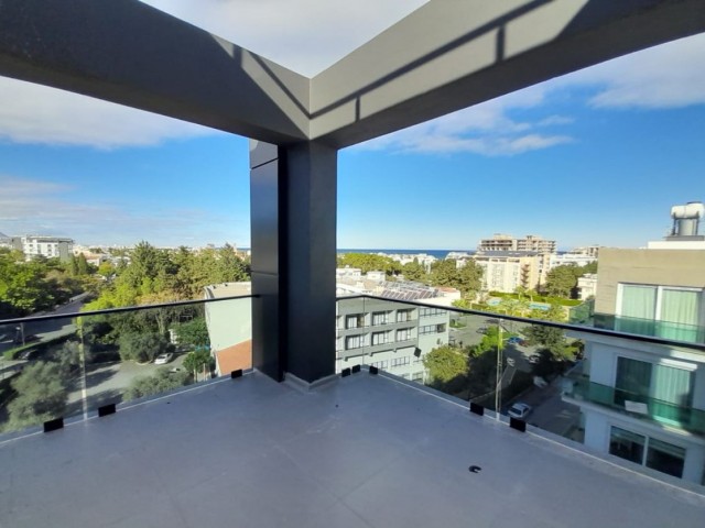 Bezugsfertige 2+1-Wohnung mit Terrasse im Zentrum von Kyrenia /Penthouse/