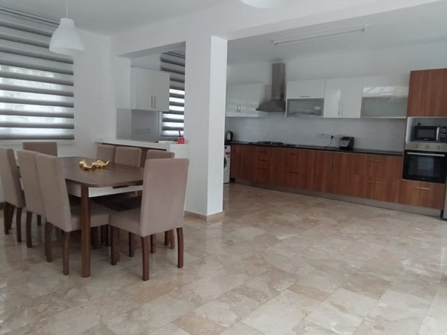 MODERNE VILLA MIT 4+1 POOL ZUM VERKAUF IN BELLAPAIS IM ZENTRUM VON KYRENIA ** 