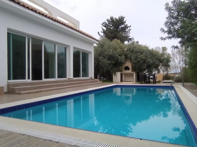 MODERNE VILLA MIT 4+1 POOL ZUM VERKAUF IN BELLAPAIS IM ZENTRUM VON KYRENIA ** 