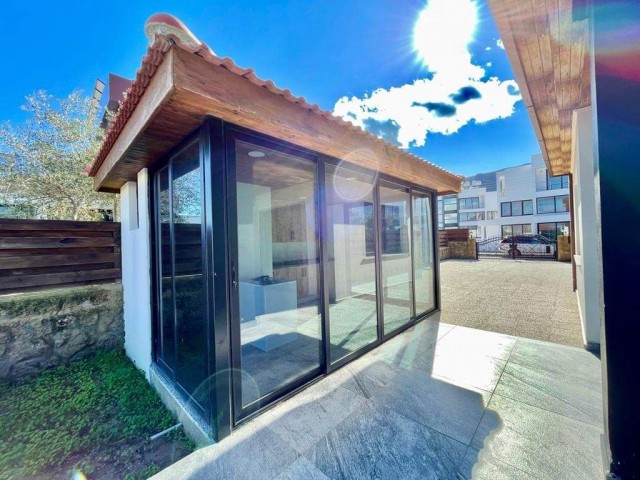 4+1 deluxe villa with pool for sale in Edremit, Girne ** 