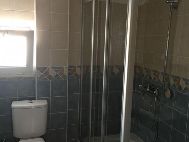 4+1 WOHNUNG ZU VERKAUFEN IM PATARA-KOMPLEX MIT POOL IM ZENTRUM VON GUINEA 