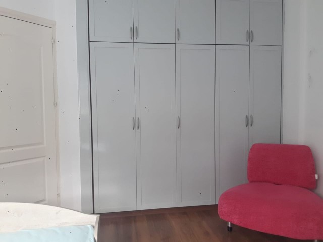 3+1 WOHNUNG ZU VERMIETEN IM ZENTRUM VON KYRENIA (VERFÜGBAR AB 1. JULI)