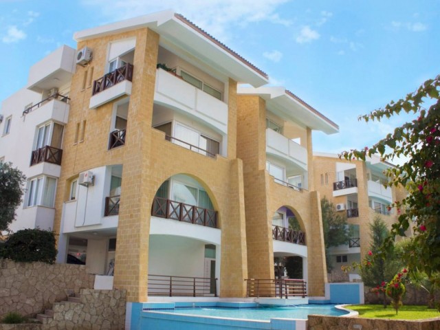 1+1 FLAT FOR SALE IN A SITE WITH POOL IN KYRENIA CENTER NEAR PIABELLA