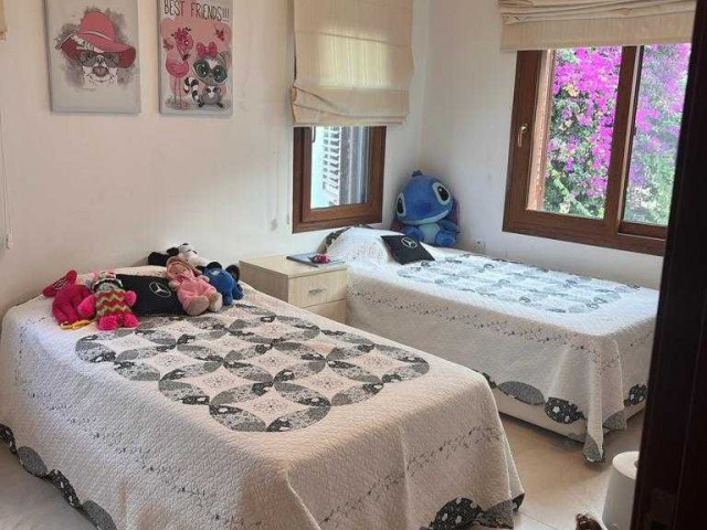 Girne karmide satılık 3+1 havuzlu villa 