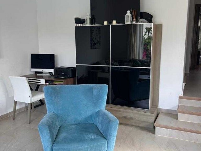 Girne karmide satılık 3+1 havuzlu villa 