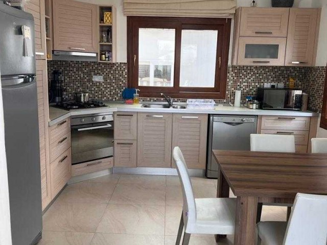 Girne karmide satılık 3+1 havuzlu villa 