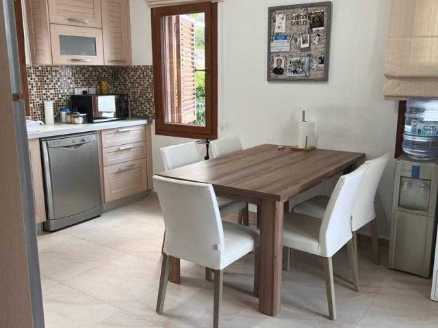 Girne karmide satılık 3+1 havuzlu villa 