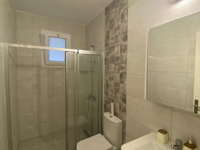 Girne Ocar otel bölgesinde satılık ticari izinli 1+1 55 m2 daire