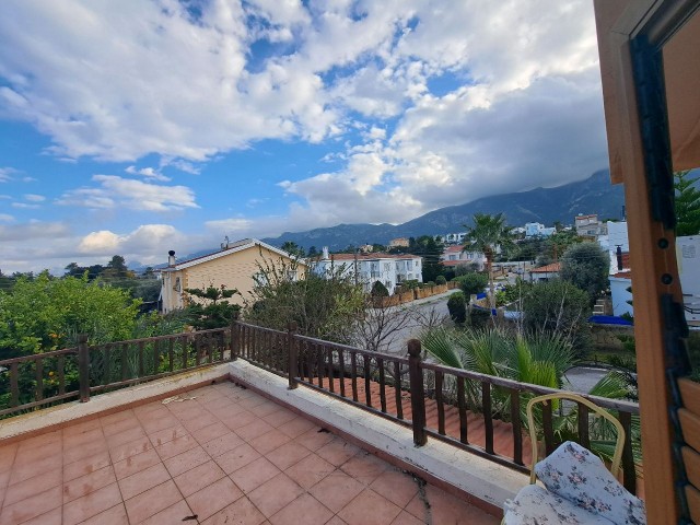 3+1 villa with pool for rent in Kyrenia Ozanköy will be rented to a foreign family.