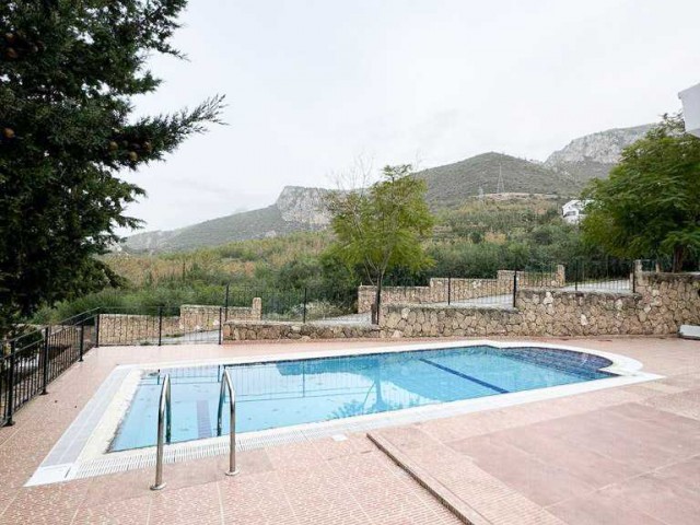 This 3-bedroom Villa with Swimming Pool has great views overlooking Kyrenia and the Mediterranean.