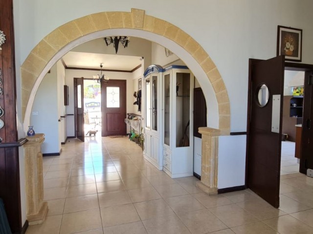 3+1 FULLY FURNISHED BUNGALOW WITH POOL FOR RENT IN GIRNE EDREMIT