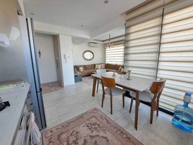 Girne merkezde satılık  2+1 lux eşyalı satılık penthouse 