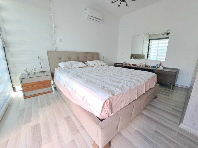 2+1 luxuriös möbliertes Penthouse zum Verkauf im Zentrum von Kyrenia