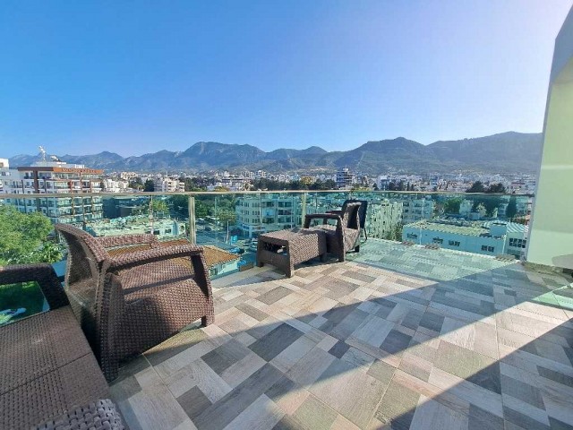 Girne merkezde satılık  2+1 lux eşyalı satılık penthouse 