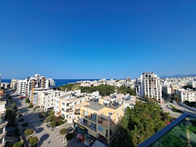 Girne merkezde satılık  2+1 lux eşyalı satılık penthouse 