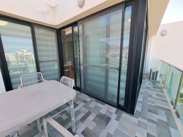 Girne merkezde satılık  2+1 lux eşyalı satılık penthouse 