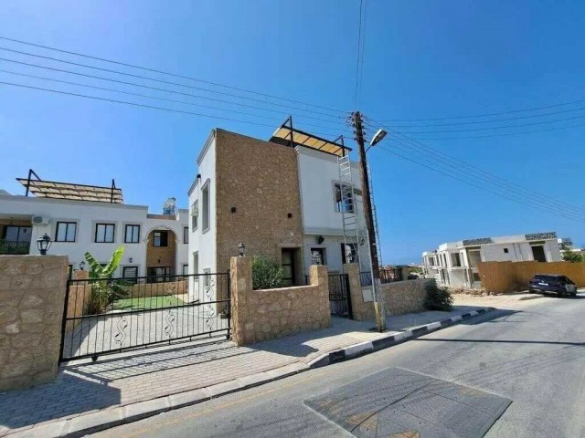 MOVE IN FOR £229,000 - CATALKOY VILLAGE!