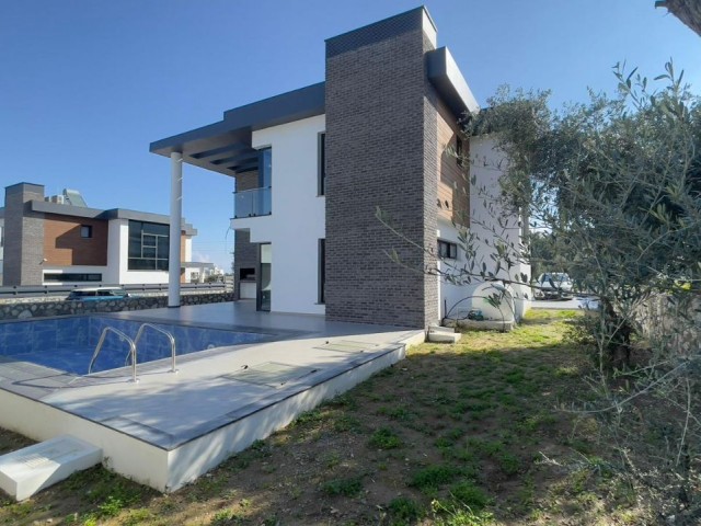 Ultraluxuriöse, lieferbereite 4+1-Villa mit Berg- und Meerblick in Kyrenia Zeytinlik (SON VILLA)