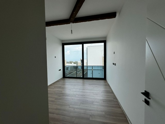 Girne Esentpe bölgesinde satılık modern 3+1 230m2 havuzluı villalar