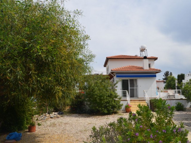 Türkische Hausvilla mit 3 Schlafzimmern zum Verkauf in Esentepe, Kyrenia, mit vollem Meerblick und Kamin, alle Zimmer mit Meerblick